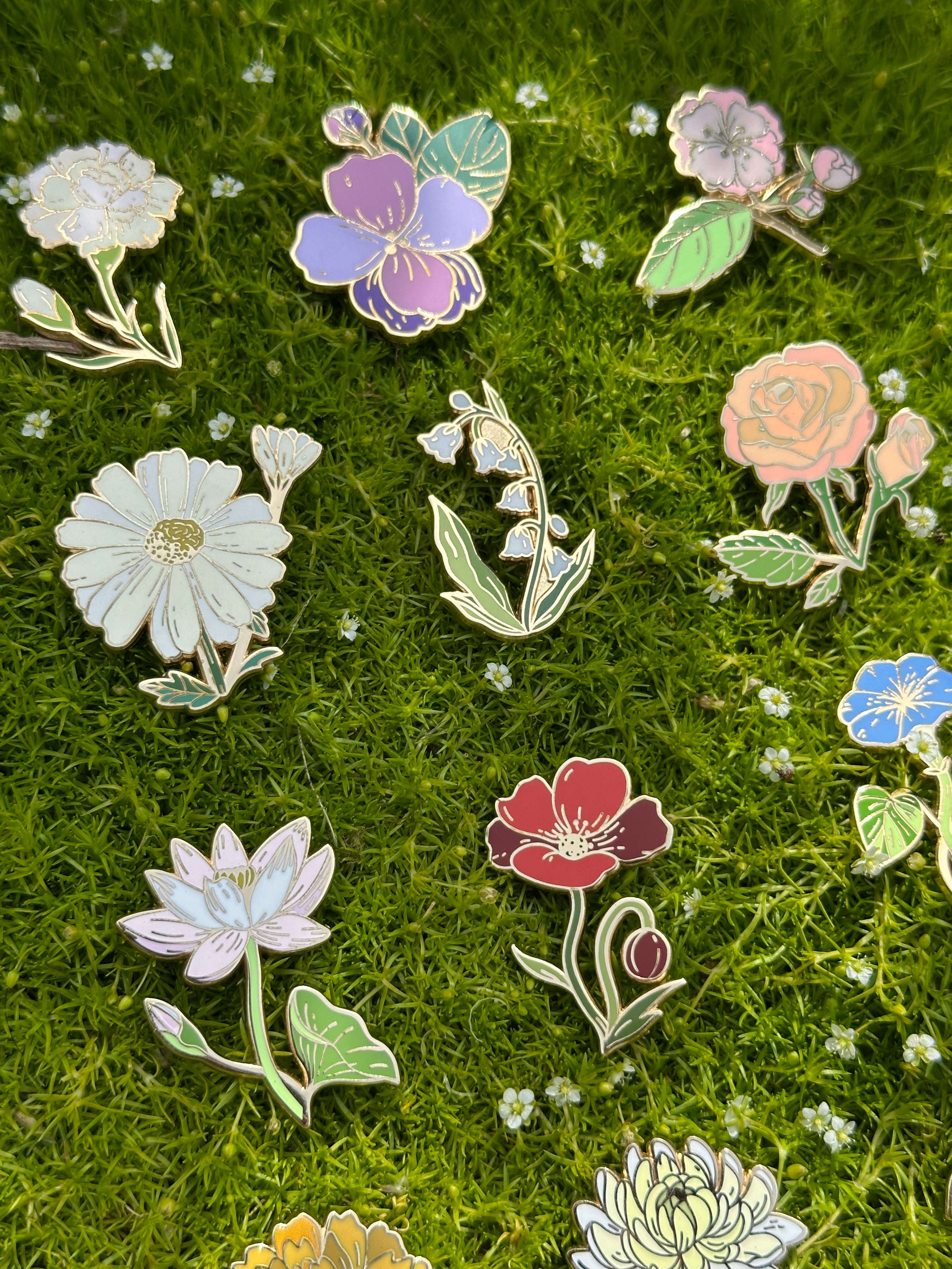 01. Carnation ✿ bud+blossom | Birth Flower Enamel Pin