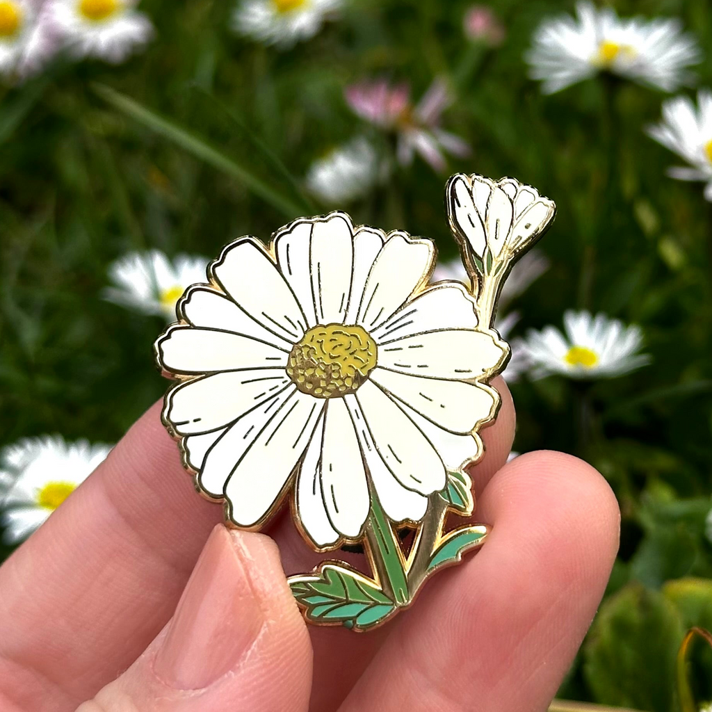 04. Daisy ✿ bud+blossom | Birth Flower Enamel Pin